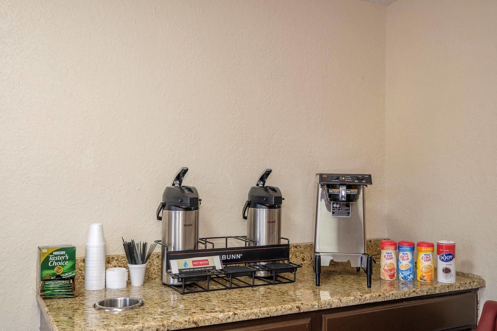 Red Roof Inn Jacksonville - Cruise Port Extérieur photo